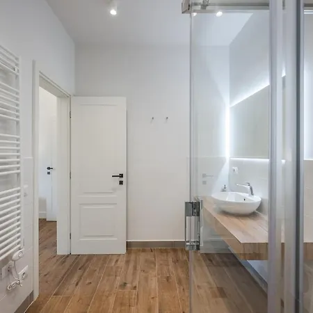 公寓 Close To The Sea - Design With Ac In Center
