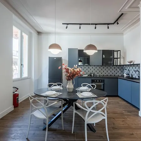 Close To The Sea - Design With Ac In Center